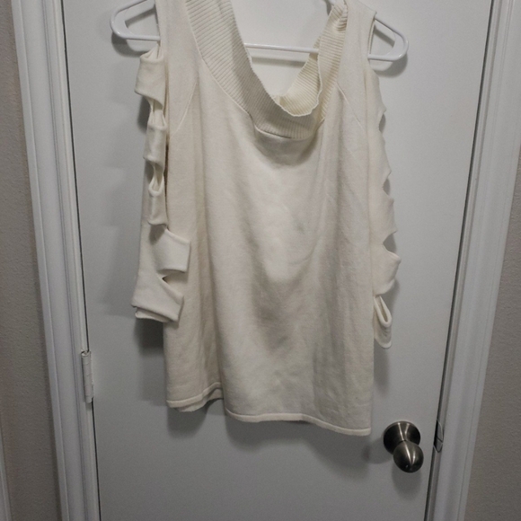 Cutout Sweater - Picture 4 of 5